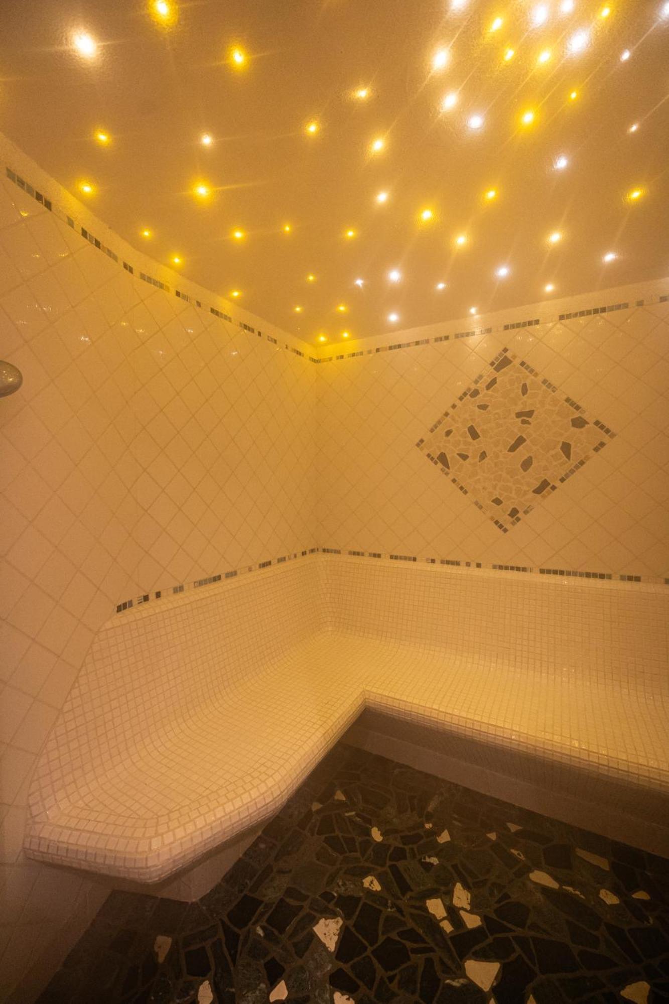 Hotel Engel Canazei Bagian luar foto