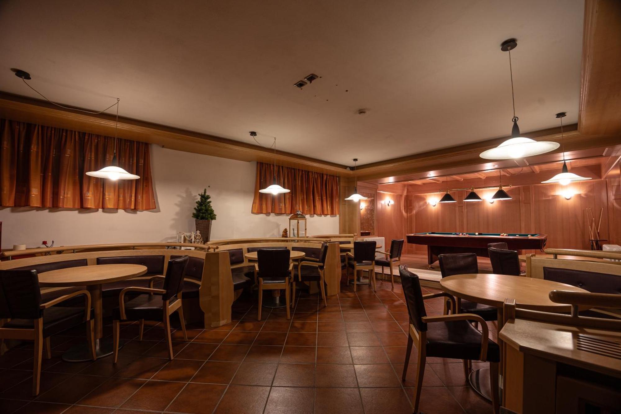 Hotel Engel Canazei Bagian luar foto
