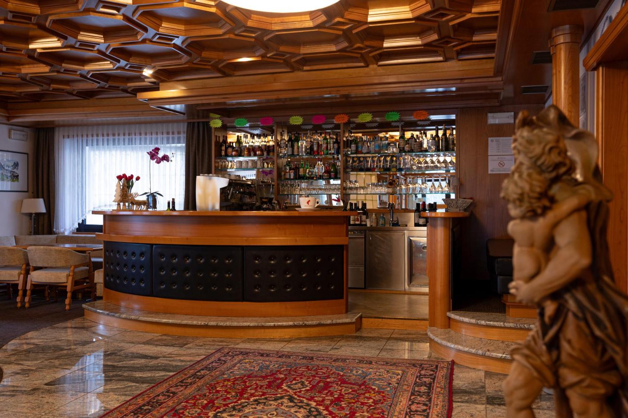 Hotel Engel Canazei Bagian luar foto