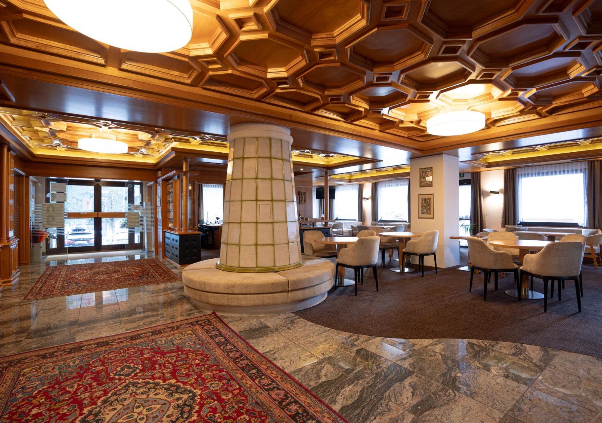 Hotel Engel Canazei Bagian luar foto