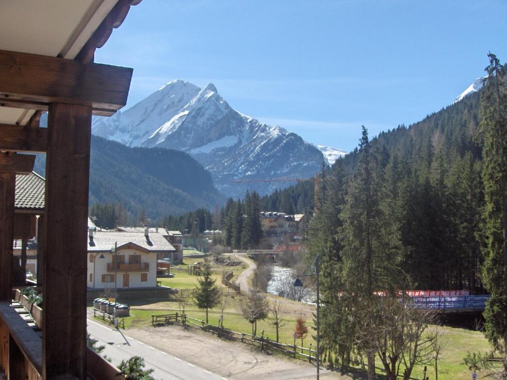 Hotel Engel Canazei Bagian luar foto