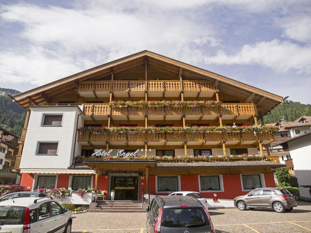 Hotel Engel Canazei Bagian luar foto