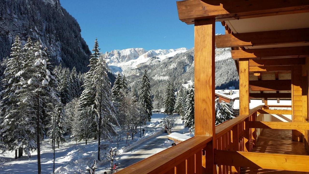 Hotel Engel Canazei Bagian luar foto