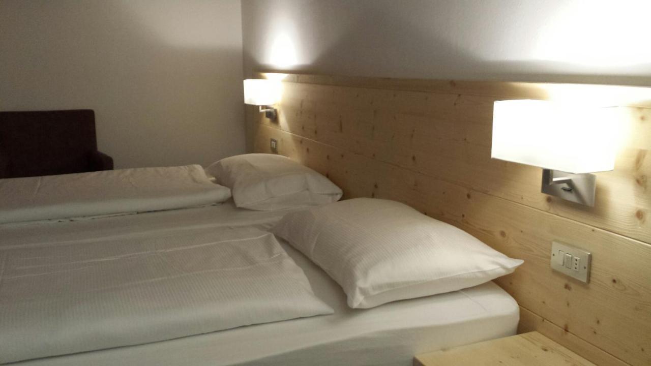 Hotel Engel Canazei Bagian luar foto
