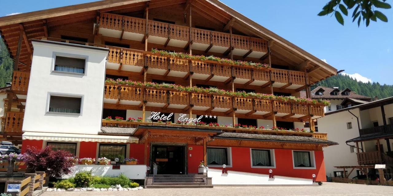 Hotel Engel Canazei Bagian luar foto